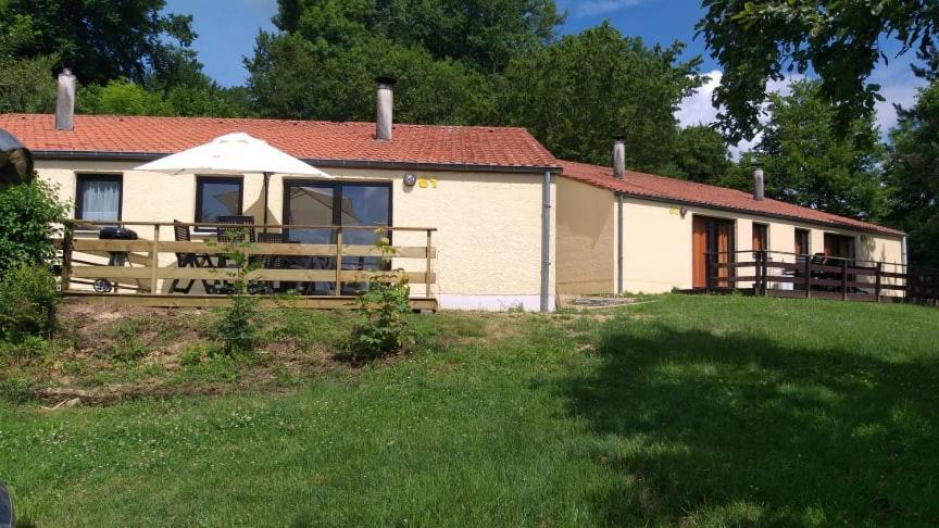 Bungalows du Lac de Rabais Virton Extérieur photo