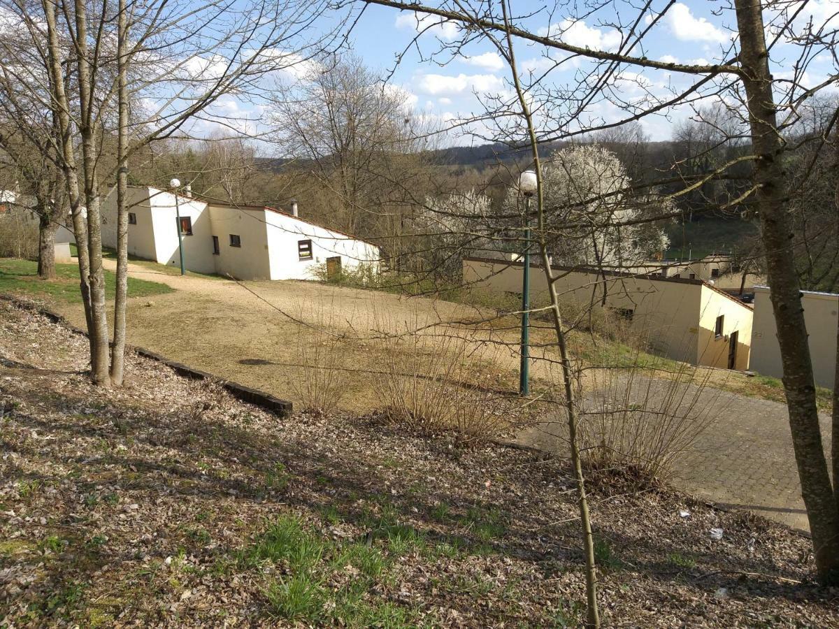 Bungalows du Lac de Rabais Virton Extérieur photo