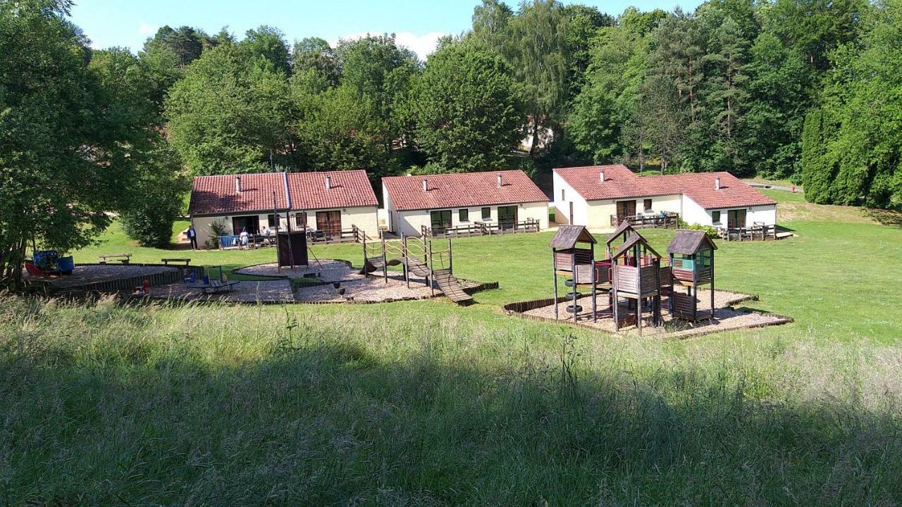 Bungalows du Lac de Rabais Virton Extérieur photo